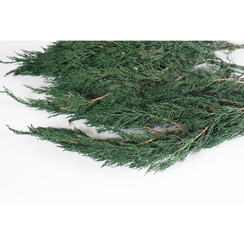 DIY комплект за ароматизирани свещи с бор и кипарис и сушени цветя – марка Flowers Still, готов за подарък