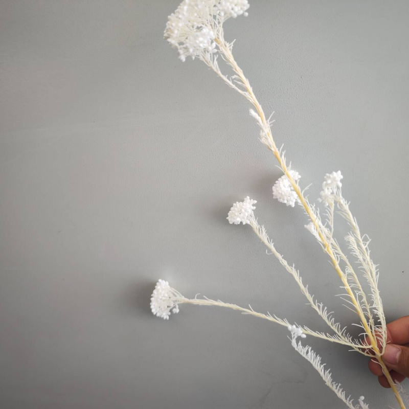 Szárított virágokból álló csokor rizs- és köles virágokkal DIY otthoni dekorációhoz