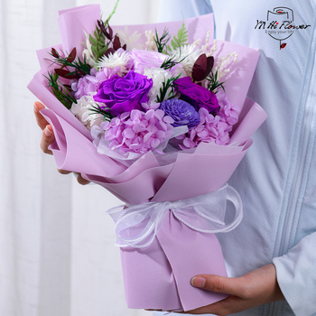 Buchet de trandafiri conservați | Brand: Yn hi flower | Material: flori conservate | Potrivit cadou pentru cuplu, prieten, coleg/ă, mentor | Ocazii: nuntă, zi de naștere