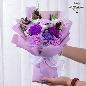 Buchet de trandafiri conservați | Brand: Yn hi flower | Material: flori conservate | Potrivit cadou pentru cuplu, prieten, coleg/ă, mentor | Ocazii: nuntă, zi de naștere