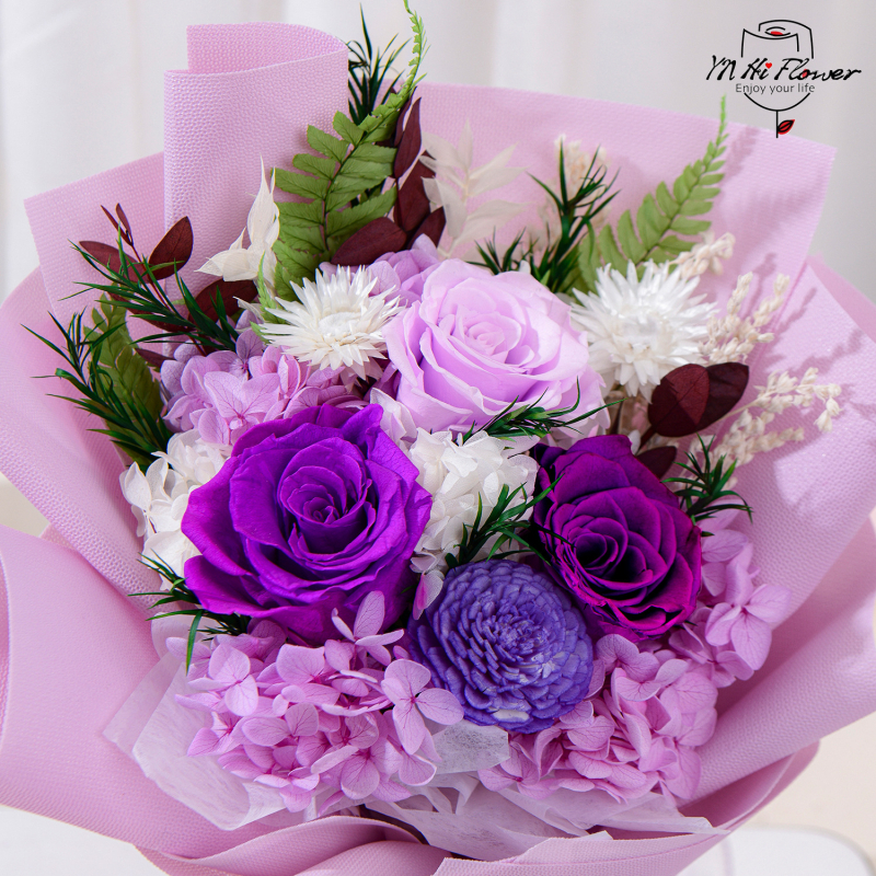 Buchet de trandafiri conservați | Brand: Yn hi flower | Material: flori conservate | Potrivit cadou pentru cuplu, prieten, coleg/ă, mentor | Ocazii: nuntă, zi de naștere