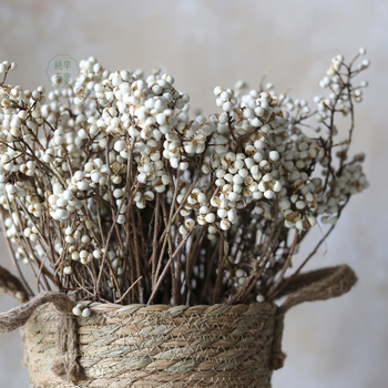 Букет от сушени цветя; изработен от сушени цветя; подходящ за подарък за различни получатели: млади хора, двойки, колеги, приятели, възрастни; подходящ за бизнес, промоционални и фестивални подаръци; Не е внесен.