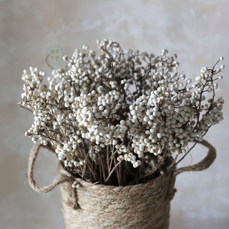 Букет от сушени цветя; изработен от сушени цветя; подходящ за подарък за различни получатели: млади хора, двойки, колеги, приятели, възрастни; подходящ за бизнес, промоционални и фестивални подаръци; Не е внесен.