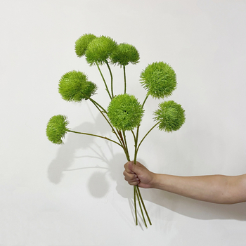 Mű zöld szegfű pom-pom stílusú, puha PVC, készítés: formázás, injektálás, öntés; esküvők, szabadtéri helyszínek, fotózás kellékei, otthoni díszítés