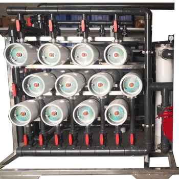 Rūpnieciska RO membrānu tīrīšanas iekārta ar offline tīrīšanas funkciju un skalas inhibitoru tīrai ūdenim