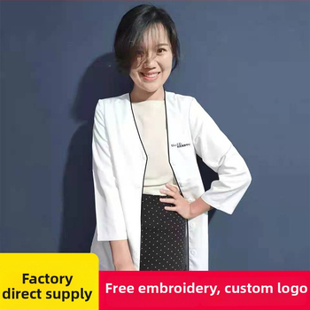 Dámsky plášť pre kozmetický salón s odvádzaním vlhkosti; bavlnená zmes 65%/35%; podšívka 65% bavlna; určené pre ženy; vhodné pre kozmetiku a lekársku starostlivosť