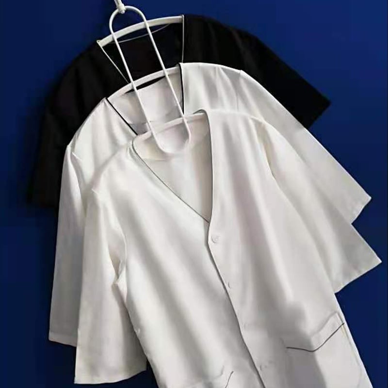 Dámsky plášť pre kozmetický salón s odvádzaním vlhkosti; bavlnená zmes 65%/35%; podšívka 65% bavlna; určené pre ženy; vhodné pre kozmetiku a lekársku starostlivosť