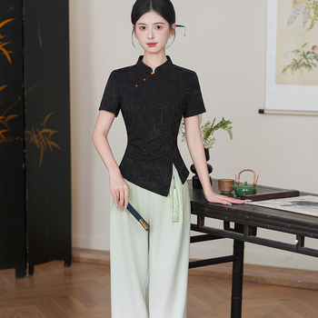 Ženska uniforma za kozmetičku – set kratkih rukava i hlače, poliester, odvodi vlagu