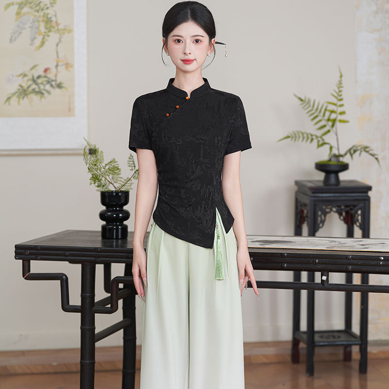 Ženska uniforma za kozmetičku – set kratkih rukava i hlače, poliester, odvodi vlagu