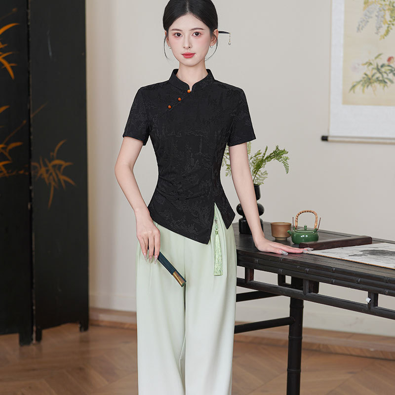 Ženska uniforma za kozmetičku – set kratkih rukava i hlače, poliester, odvodi vlagu