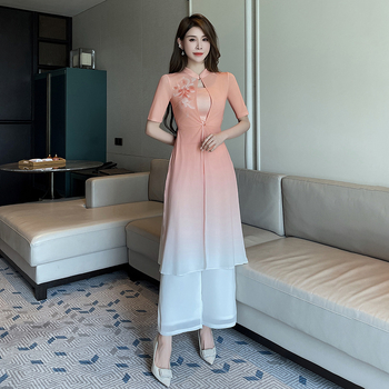 Униформен комплект за козметичка и спа специалист – разделено горнище и долнища, полиестер-еластан, влагоотвеждаща материя, стойкова яка