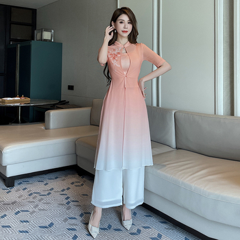 Униформен комплект за козметичка и спа специалист – разделено горнище и долнища, полиестер-еластан, влагоотвеждаща материя, стойкова яка