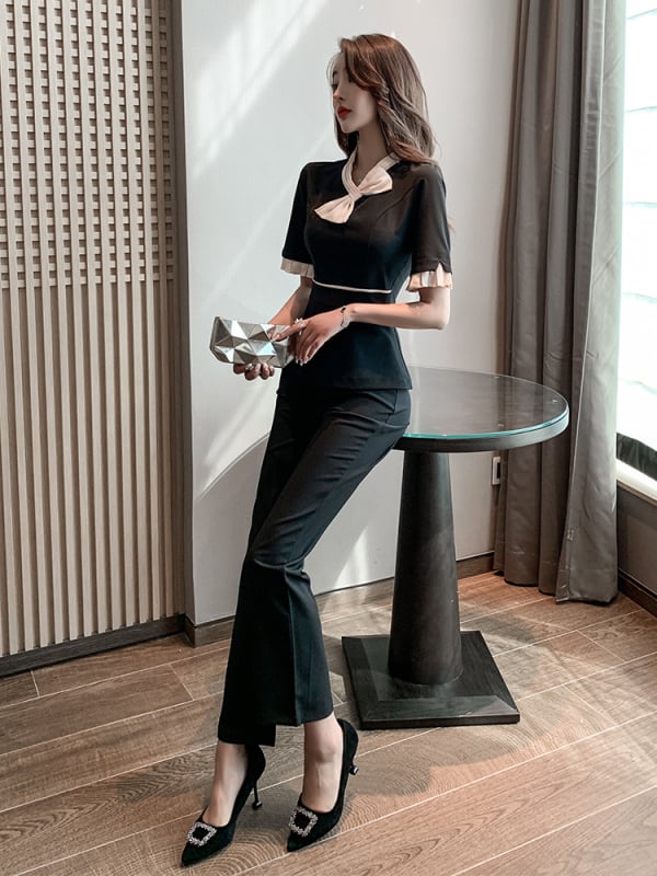 Женска униформа за козметичен салон – памучна, влагоотвеждаща двучастова униформа с V-образно деколте и ръкави 3/4, Зима 2024