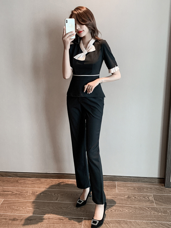 Женска униформа за козметичен салон – памучна, влагоотвеждаща двучастова униформа с V-образно деколте и ръкави 3/4, Зима 2024