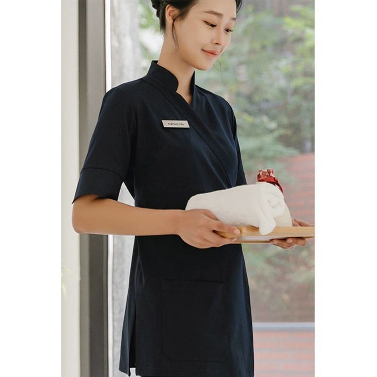 Женско работно облекло за салон за красота — сет топ и панталон, полиестер 97% + 3% еластан, влагоотводящо, V-образно деколте, 3/4 ръкави