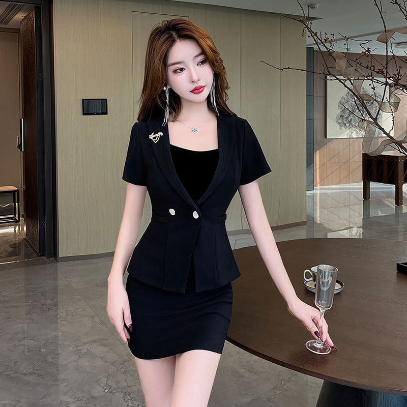 Spa uniforma pre kozmetičku – vlhkosť odvádzajúci polyester, krátke rukávy, kruhový výstrih, krátke nohavice