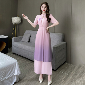 СПА униформа за козметичка – комплект с дълга пола; влагоотводяща материя; ½ дълги ръкави; стояща яка; дължина 80–100 cm; полиестер и спандекс