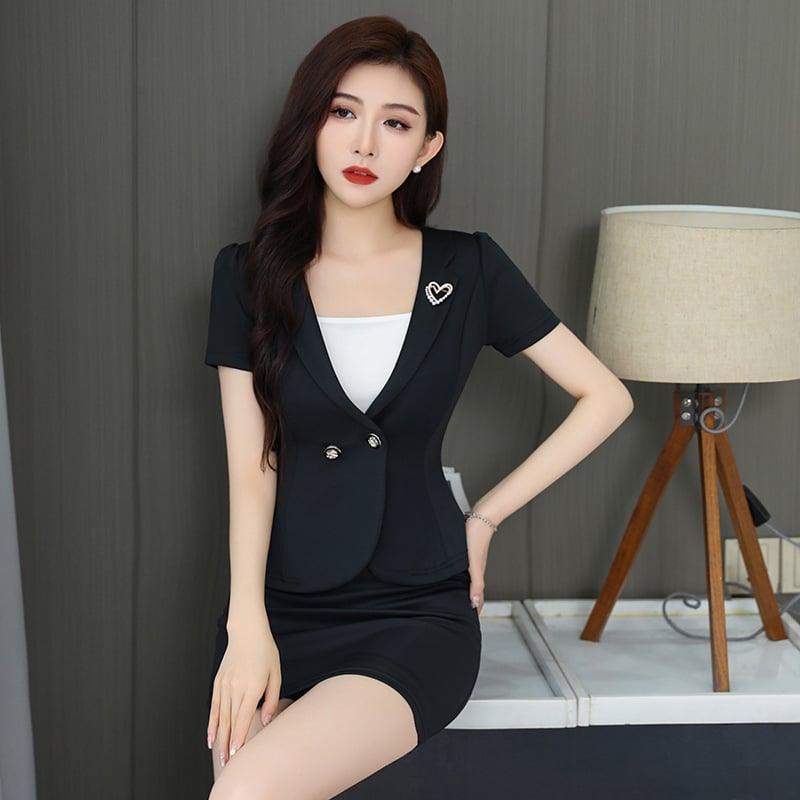 Ženská uniforma letovej stewardky s vlhkosť odvádzajúcim polyesterom (95%+), krátke nohavice, polo golier