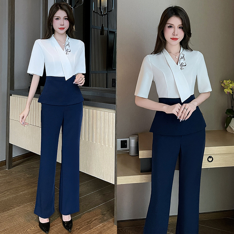 Uniformă de salon de înfrumusețare pentru femei: top cu guler înalt, mâneci semi-lungi și pantaloni, țesătură din amestec de poliester cu evacuare umezeală
