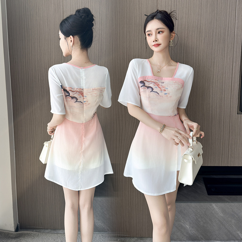 Униформа за козметичен салон за жени: шифонов принт, есен-зима, за педикюрист и масажист, квадратно деколте, 3/4 ръкав, полиестер 80–90%