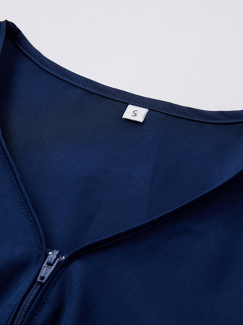 Cmeina Дамски топ с къси ръкави и цип отпред за медицинска/козметична салонна работа; влагоотводяща полиестер-еластанова материя; V-образно деколте.