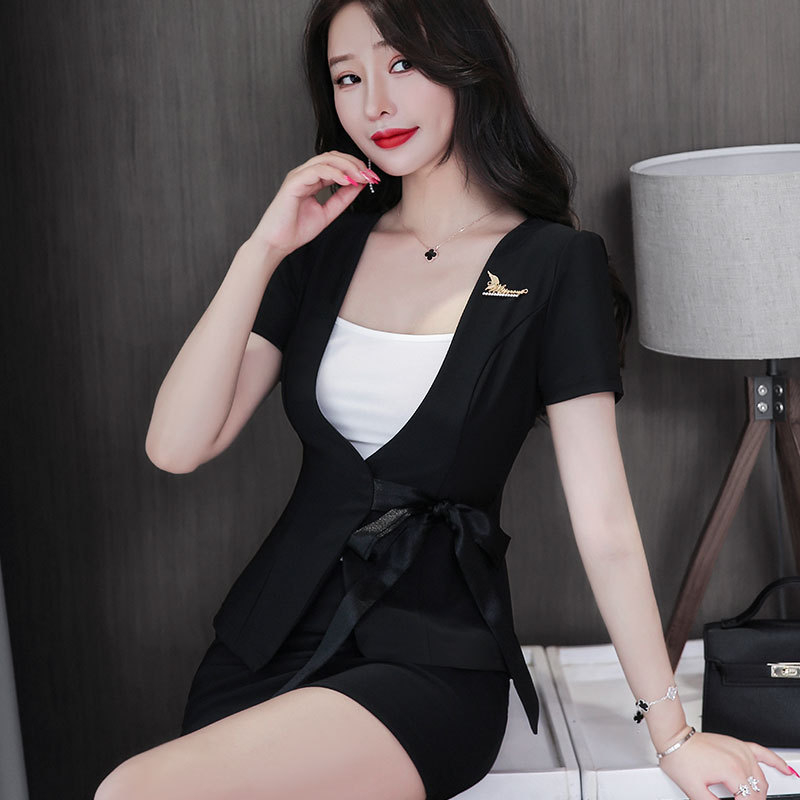 Uniforma pre ženy pre pedikúru a SPA — elegantné pracovné oblečenie technika na pedikúru, polyester/elastán, odvádza vlhkosť, okrúhly výstrih, krátke rukávy, s visačkou