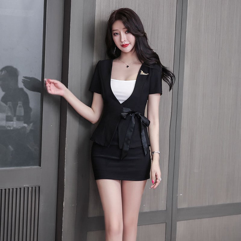 Uniforma pre ženy pre pedikúru a SPA — elegantné pracovné oblečenie technika na pedikúru, polyester/elastán, odvádza vlhkosť, okrúhly výstrih, krátke rukávy, s visačkou