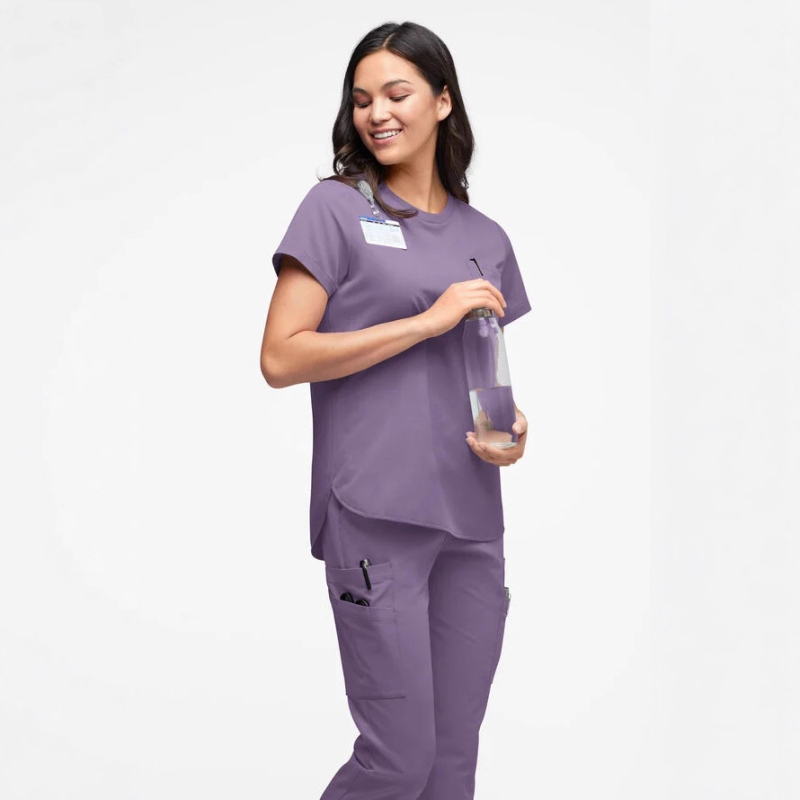 Unisex zdravotnícka súprava do práce, krátke rukávy, V-krk, materiál polyester/elastan, odvádza vlhkosť (72% polyester, 7% elastan), pre nemocničné kliniky a veterinárne kliniky, jeseň 2025