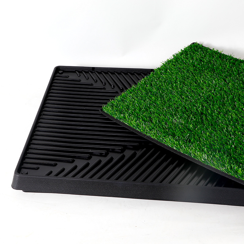 Dogus Kućni toalet s travnom podlogom i pregradom za urin, PP osnova, domaći proizvod, licencirani privatni brend