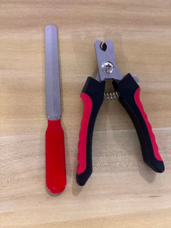 Uređaj za njegu noktiju kućnih ljubimaca za mačke i pse, domaće proizvodnje, bez marke, nije uvezen