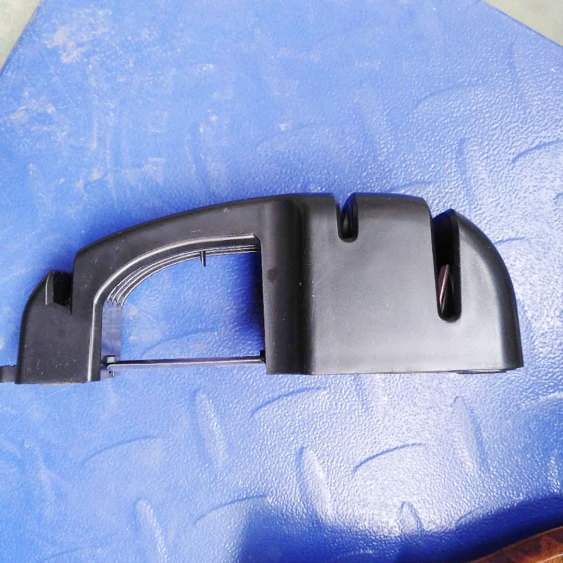 Autonomy – Namų greitas peilių aštrintuvas – Daugiakomponentinis, poliravimas ir smulkusis šlifavimas (Medžiaga: ABS plastikas; Prekės ženklas: Autonomy; Stilius: Moderni paprastumas)