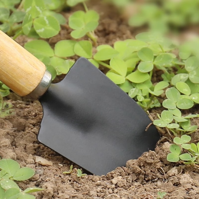 Set de trei lopățe de grădină; lemn și fier forjat; pentru grădinărit