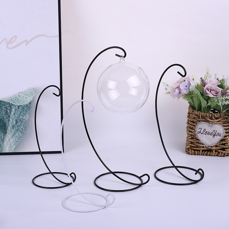 Suport pentru sticlă de agățat • Material: Fier • Stil geometric • Personalizare disponibilă • Finisaj prin vopsire cu spray • Design modern și minimalist