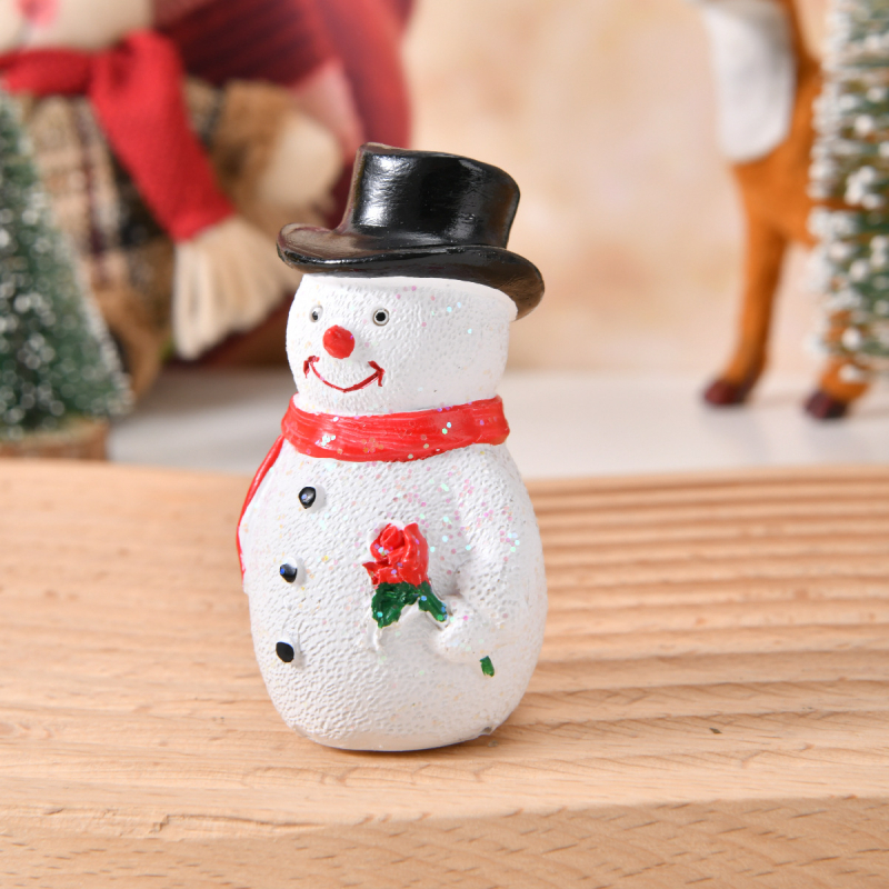 Figurină Om de zăpadă din rășină, stil modern minimalist, artizanat din rășină, brand Far away, decor de Crăciun