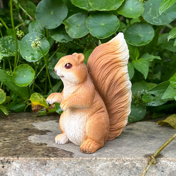 Gyantából készült mini mókus – asztali díszfigura mikro táj Bonsaihoz, rajzfilm-stílusú