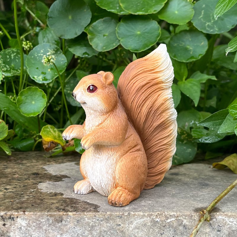 Gyantából készült mini mókus – asztali díszfigura mikro táj Bonsaihoz, rajzfilm-stílusú