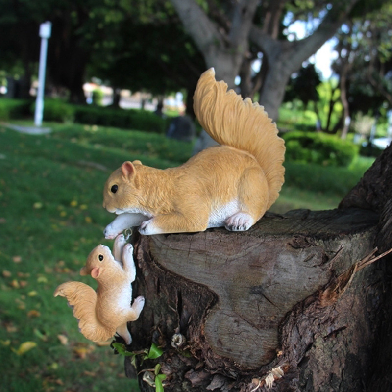 Ornament de grădină din rășină - veveriță drăguță cu lopățică, stil pastoral, artizanat din rășină