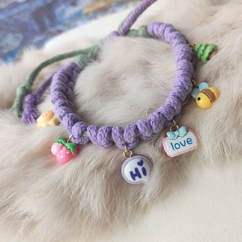 Macska gallér méhecske medállal, kézzel kötött angora anyagból, állítható