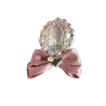 Kaķa kaklarota no sveķiem ar pērļu akcentu vasaras sezonai