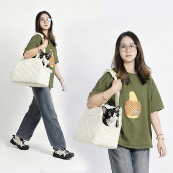 Преносна раница за домашни любимци с отвор за глава, външен Peach Skin и вътрешна Arctic Velvet подплата, подходяща за котки до 4,5 кг или малки кучета до 3,5 кг