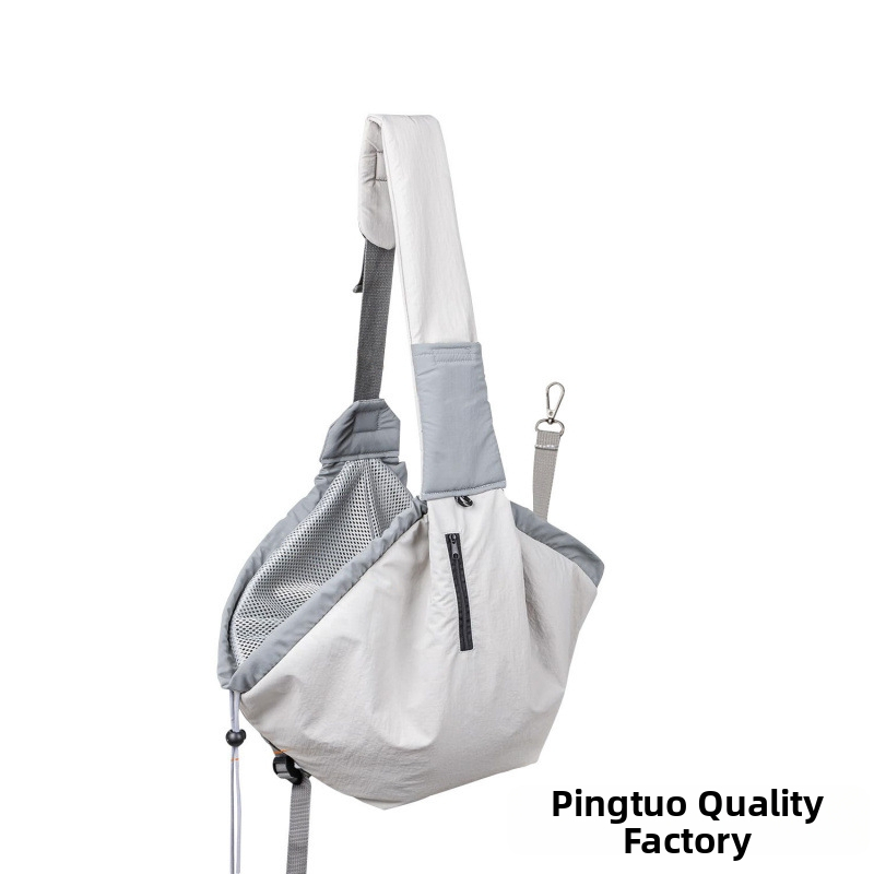 Salokāma pleca pārvadāšanas soma mājdzīvniekiem – piemērota mazām kaķēm un suņiem, poliesters, ietilpība līdz 7,5 kg