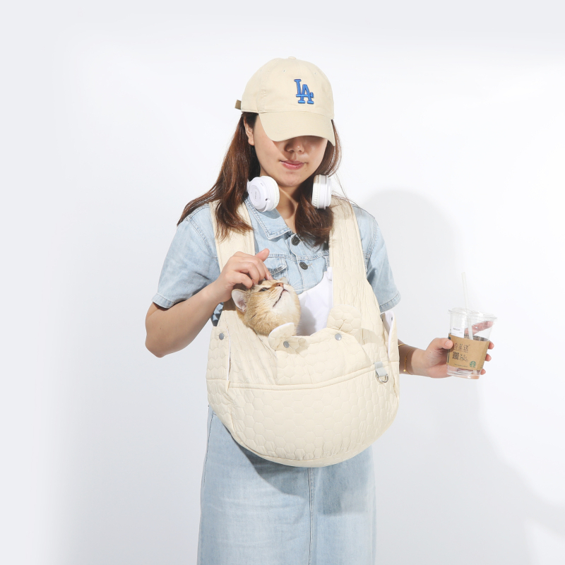 Macska- és kutyabarát hátizsák — hordozható utazási táska, mellkasi pánttal, poliészter anyag