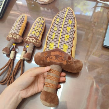 Λούτρινο κολιέ-δαχτυλίδι σε σχήμα σπαθιού Γκουγιάν (Λούτρινο παιχνίδι; Στυλ: Όπλο; Γέμισμα: PP βάμβακι; Κοντή γούνα; Ηλικίες 14+)