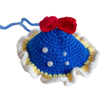 Sada pletených doplnkov pre domáce zvieratá: obojok pre mačky a psy, čiapky, šály, biby a zástery; polyester, warp-knit pletenie; vhodné pre všetky ročné obdobia