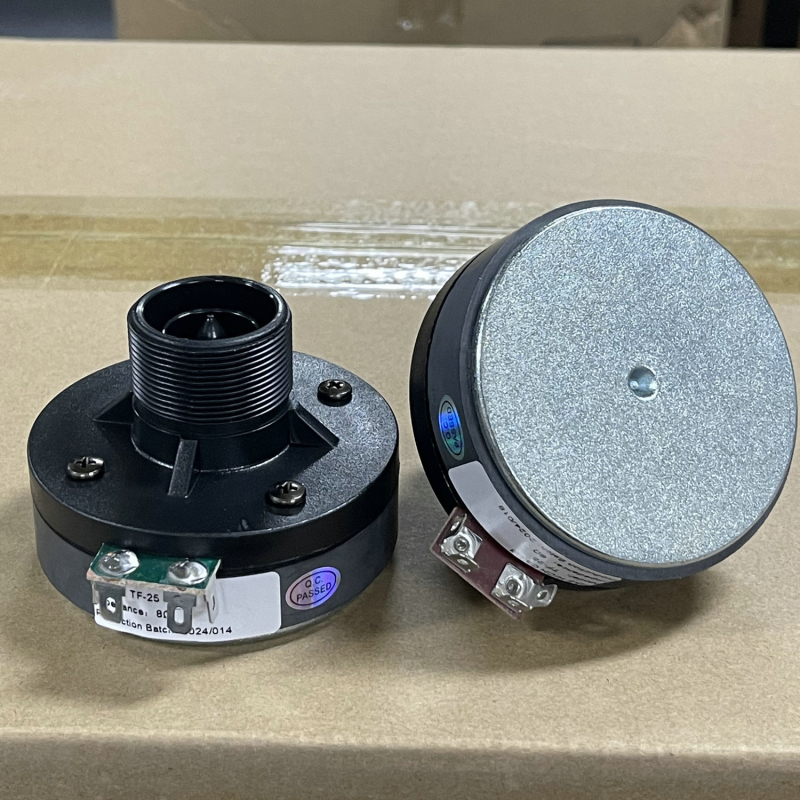 Високочестотен говорител с титановата диафрагма за квадратна танцова аудиосистема, батериен източник