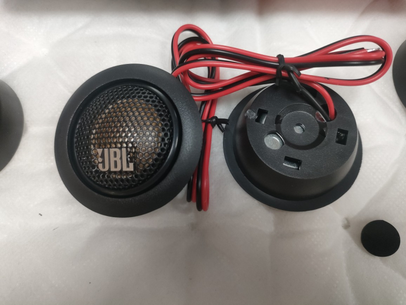 Automobilski tweeter GT025T – Model 025, 4 Ω, 12 V, Univerzalna kompatibilnost