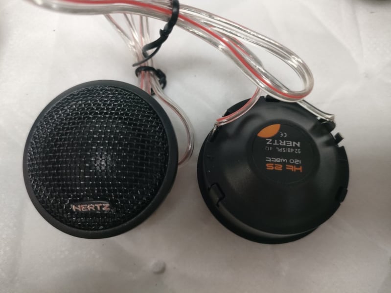 HT25 woofer auto – 4 Ω, nivel de sunet 91 dB, sensibilitate 92 dB