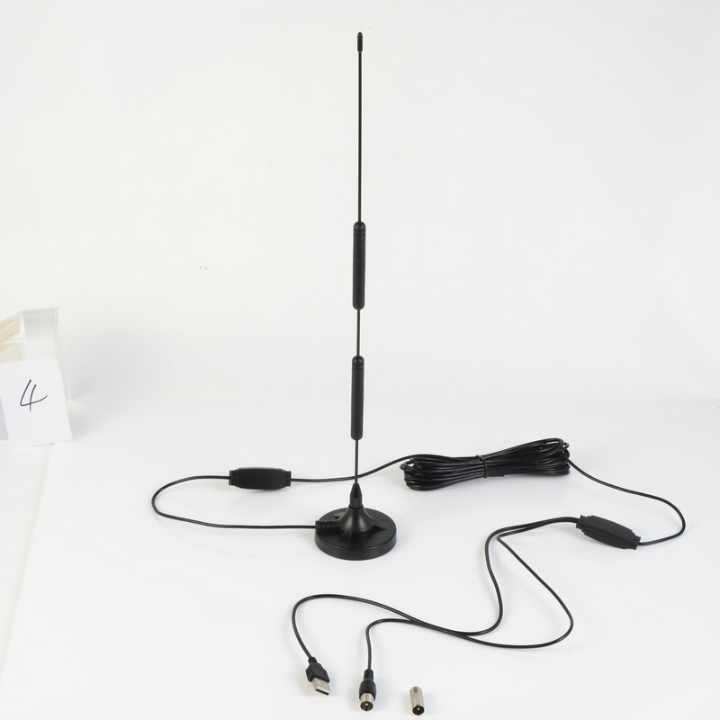 Unutarnja auto antena za TV, s velikom usisnom čašom, 5 m kabel i 40 cm ravna šipka za digitalnu TV.