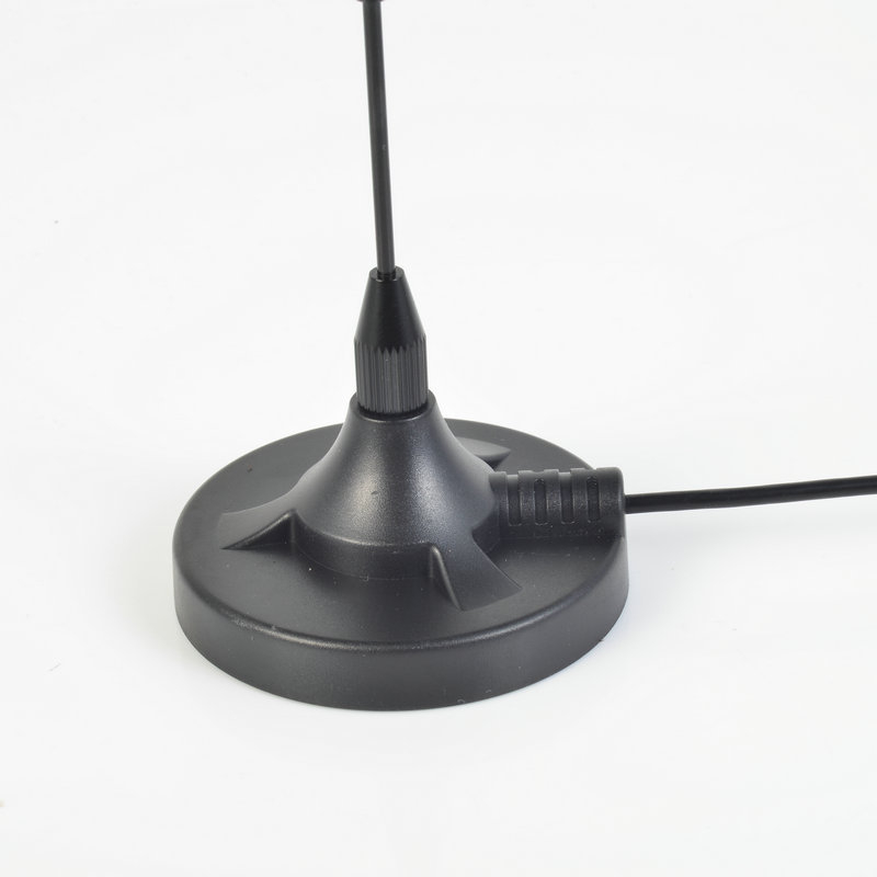 Unutarnja auto antena za TV, s velikom usisnom čašom, 5 m kabel i 40 cm ravna šipka za digitalnu TV.