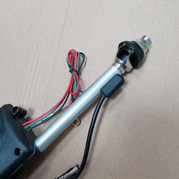 686A Automatska teleskopna antena za automobil s električnim podizanjem za prijem radijskog signala
